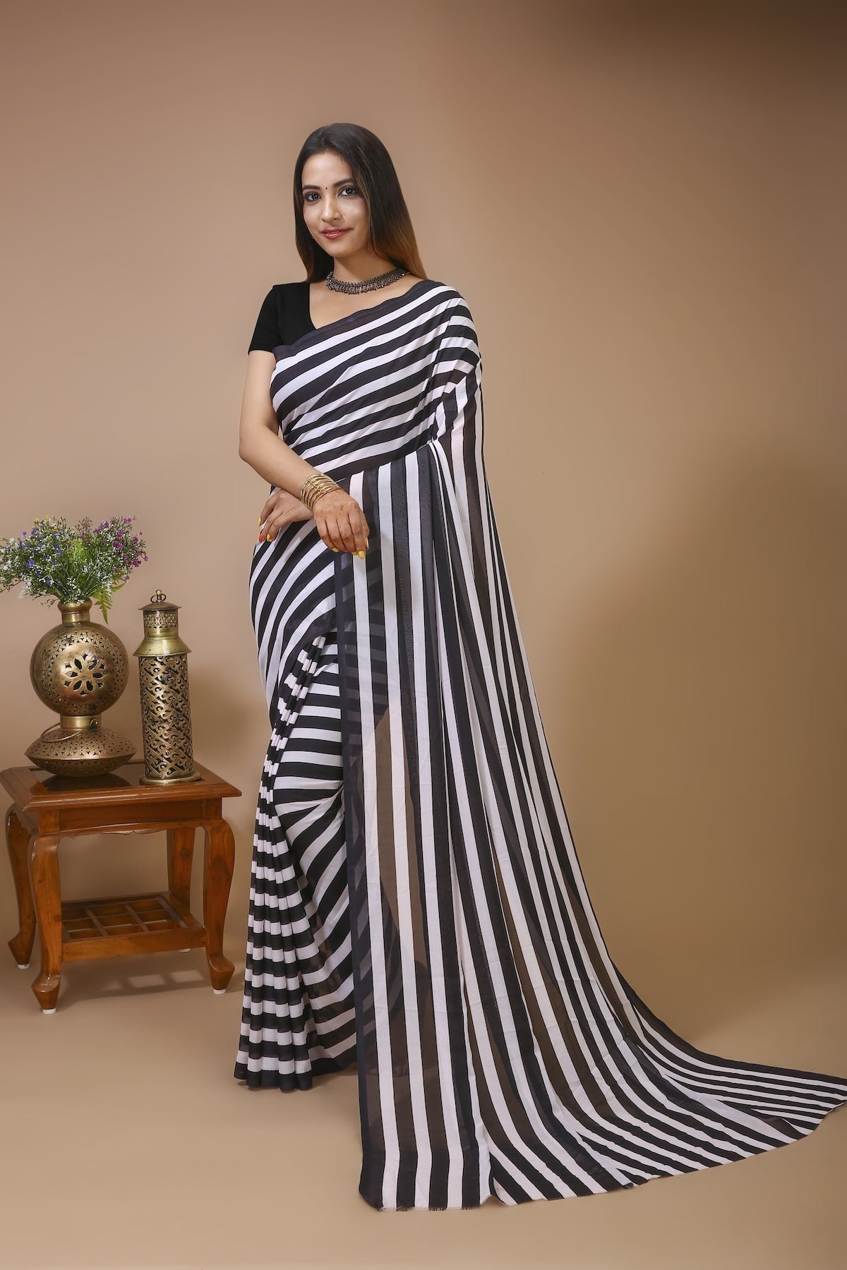 Lahariya - Black White Georgette Printed Saree